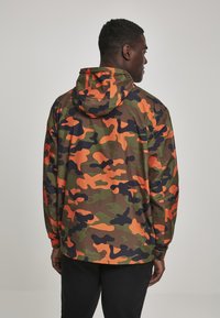 Urban Classics CAMO PULL OVER WINDBREAKER - Vjetrovka - dark green