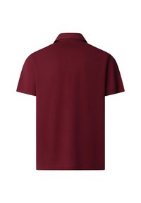 Burgundská polo košeľa, krátke rukávy, klasický golier, vyrobená z jemnej bavlny, hladká textúra, jednofarebná bez viditeľných vzorov alebo akcentov.