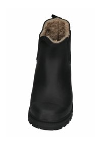 Botín negro impermeable con suela de goma texturizada, forro interior marrón de felpa y paneles laterales elásticos para ponerse y quitarse fácilmente.