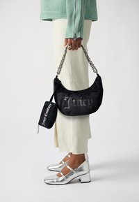 Juicy Couture KIMBERLY SMALL HOBO - Kabelka - black
