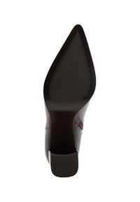 Chaussure noire à talon haut avec un bout pointu, dessus en cuir lisse, semelle intérieure texturée et semelle en caoutchouc dotée de rainures horizontales pour une meilleure traction.