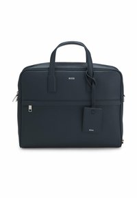 Ciemnogranatowa skórzana torba na laptopa z podwójnymi górnymi uchwytami, przednią kieszenią na zamek i tłoczonym logo. Posiada odpinaną metkę bagażową i proste linie.