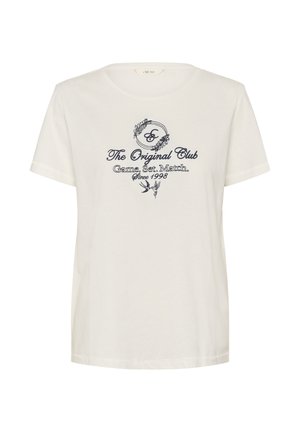 Biały bawełniany t-shirt z krótkim rękawem z granatowym napisem: „The Original Club Game. Set. Match. Since 1998.” Prosty, okrągły dekolt.