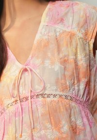 Next BRODERIE SHORT SLEEVE - Blúz - pink tie dye