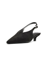 Svarta mocka slingback-klackar med spetsig tå, låg blockklack och ankelrem. Slät yta utan synliga mönster eller detaljer.