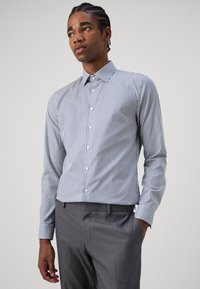 OLYMP No. Six Alkalmi ing - marine