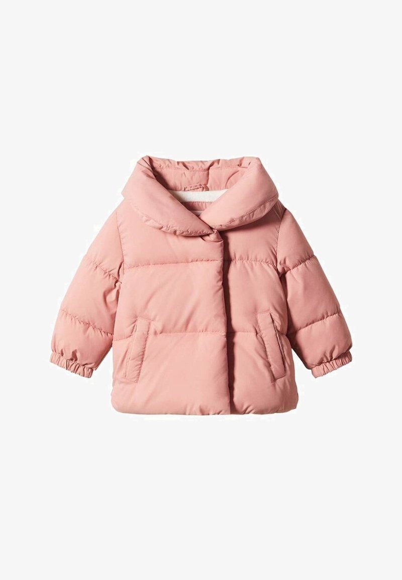 Svetle růžová vycpaná bunda s širokým límcem, dlouhými rukávy a předními kapsami. Měkká textura s prošívaným vzorem, vhodná do chladného počasí.