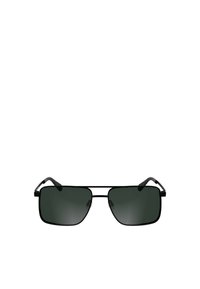 Occhiali da sole in stile black metal con lenti rettangolari, di un verde scuro. Montatura sottile con accenti delicati, caratterizzati da un design elegante e minimalista.