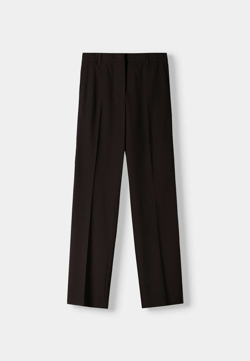 Pantaloni neri a righe con frontale plissettato, gamba dritta e una texture di tessuto liscia. Caratterizzati da passanti per cintura e senza bottoni o tasche visibili.