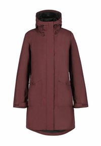 Chaqueta impermeable color burdeos con cuello alto, cordones ajustables, bolsillos frontales y una parte trasera ligeramente más larga. Textura suave.
