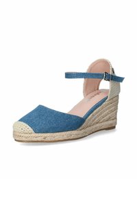 Sandalo con zeppa in denim blu, con tacco in juta intrecciata, cinturino alla caviglia e punta arrotondata. Presenta una punta in crema a contrasto.