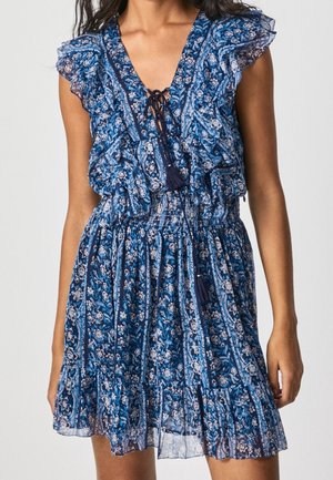 Ärmelloses blaues Blumenkleid mit gerafften Schultern, einem gerafften Taillenbund und einem V-Ausschnitt, der mit Quastenbändern gebunden wird.