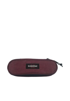 Astuccio rettangolare in tessuto color granata con cerniera nera e toppa con logo Eastpak al centro.