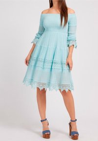 Guess Denní šaty - light blue