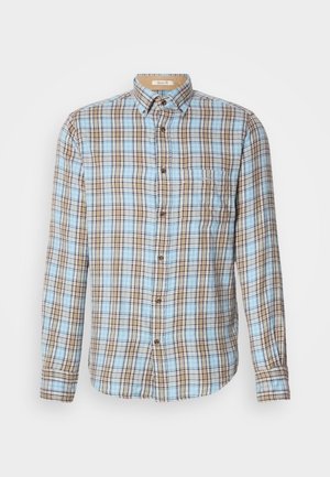 Camisa de manga larga, con botones, que presenta un patrón de cuadros en azul y marrón. Confeccionada en una tela ligera y cuenta con un solo bolsillo en el pecho.