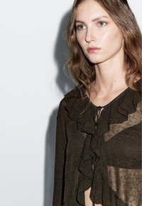 Massimo Dutti RUFFLED - Gilet - brown