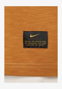 Niewybrane, monarch sesame