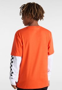 Vans LONG CHECK TWOFER - Langarmshirt - fiesta