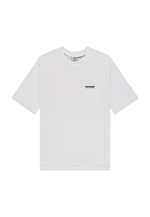 Hvit bomull t-skjorte med korte ermer og rund hals, med en liten svart logo-tekst "POCKIES" på venstre brystområde.