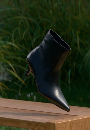 LEATHER - Κλασικές μπότες αστραγάλου - black