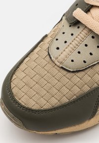 Nike Sportswear Sneakers - khaki