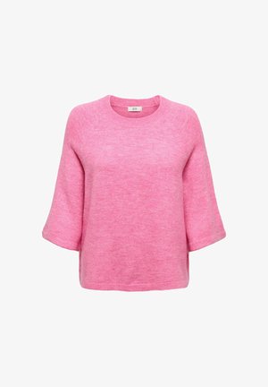 Miękki różowy sweter dziergany z szerokimi rękawami do łokcia i okrągłym dekoltem, prezentowany na białym tle.