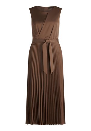 Brun plisseret kjole med en tætsiddende overdel, bred udskæring og bindebånd i siden. Lavet af glat materiale med en knælængde nederdel.