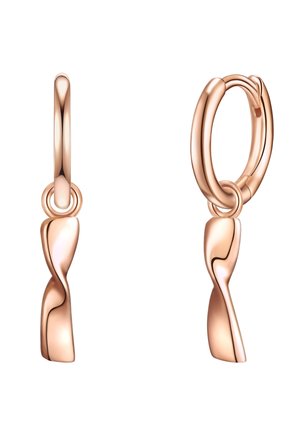 Pendientes de oro rosa con un diseño retorcido, con una superficie lisa y reflectante y un cierre de aro circular.