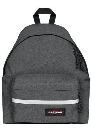 Zaino Eastpak grigio con un tessuto texturizzato, forma arrotondata, tasca frontale con zip, dettaglio a striscia bianca e maniglia superiore per il trasporto.