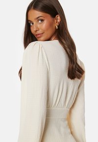 Bubbleroom STRUCTURE BUTTON MIDI DRESS - Vestito casual - white