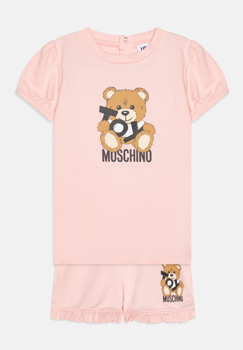 Conjunto de pijama em algodão rosa, com um gráfico de urso, mangas curtas em balão, calções com rendas e detalhes do logótipo "MUSCHINO".
