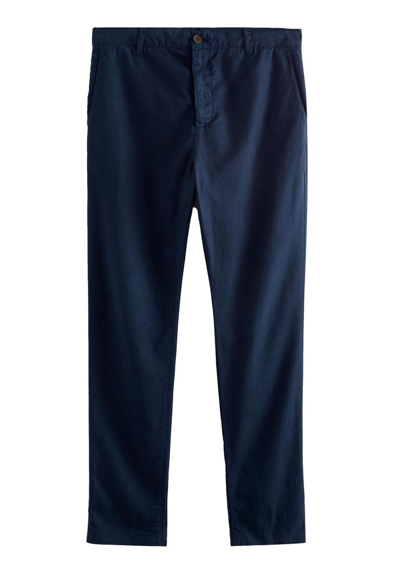 Chinos bleumarin dintr-un amestec de bumbac, dotate cu închidere cu nasture, buzunare laterale și un design cu picior drept. Textură netedă.