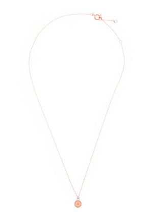 Roze gouden halsketting met een fijne ketting en een ronde hanger met gegraveerde tekst. Eenvoudig ontwerp, lichtgewicht en delicate textuur.
