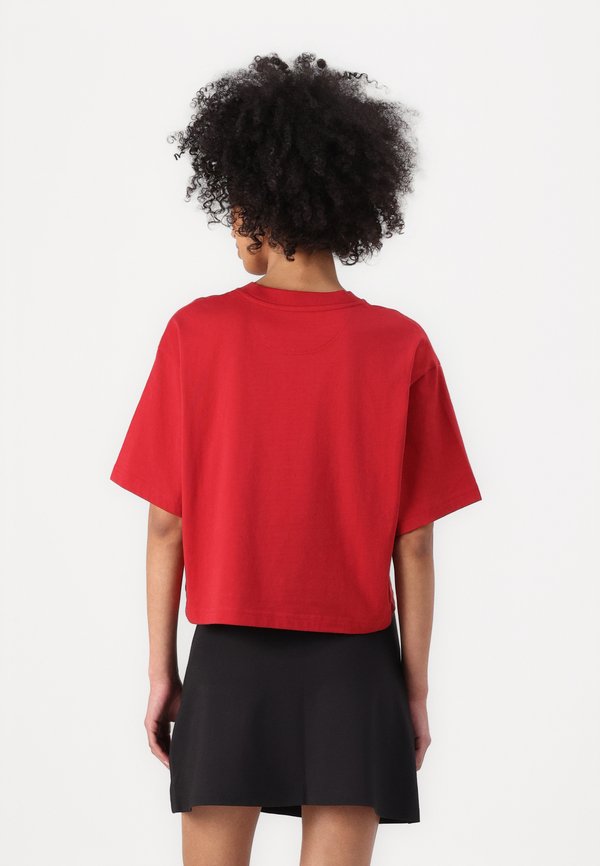 NEW YEAR CURSIVE CROPPED - Print T-shirt3