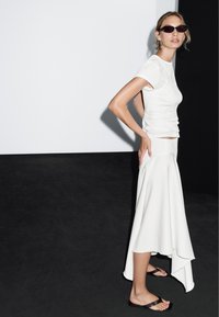 Massimo Dutti ASYMMETRIC MIDI - A-linjekjol - white