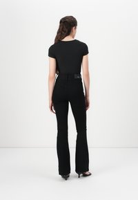 Pepe Jeans FLARE CONTOUR - Trapezaste traperice - black denim