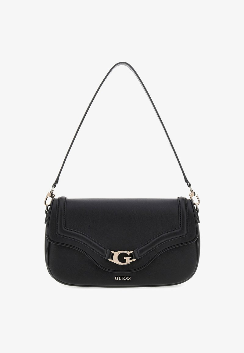 Sac à main en cuir noir avec un rabat courbé, des détails en relief, une quincaillerie logo dorée et une bandoulière ajustable.