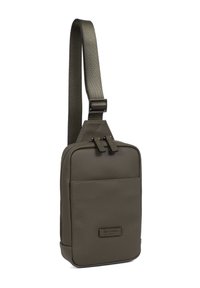 Borsa a spalla in tessuto verde oliva, di forma rettangolare, con tasca frontale con zip, tracolla regolabile e dettaglio del logo nella parte inferiore.