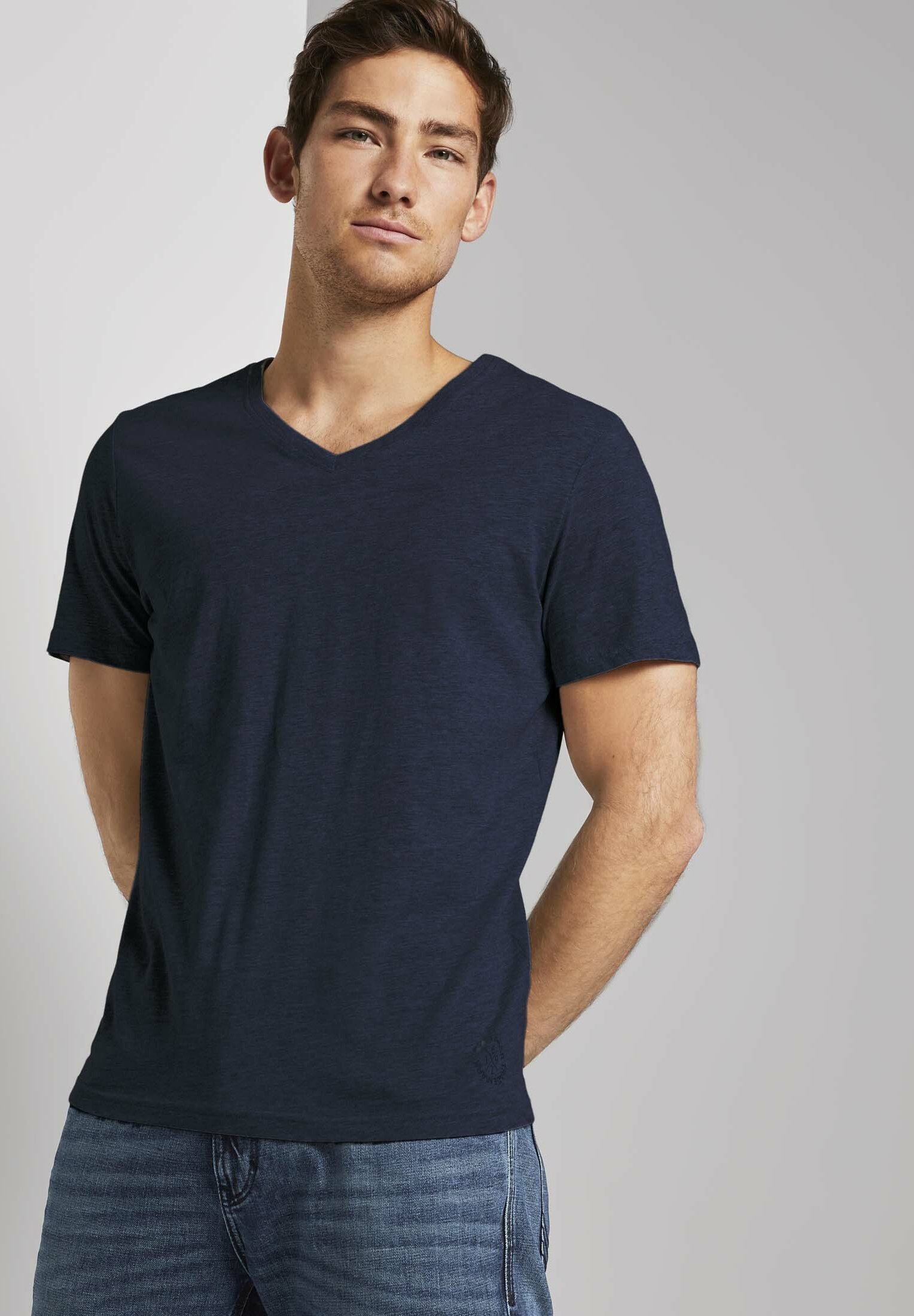 TOM TAILOR Herren Basic T-Shirt Mit V-Ausschnitt – Regular Fit, Kurzarm, Aus Weichem Jersey