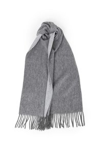 Szary wełniany szalik z jasnoszarym obszyciem, zawiązany na jednym końcu, z frędzlami na brzegach dla tekstury i detalu. Miękki, przytulny materiał.