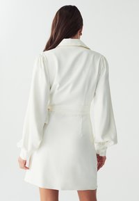 WILLA KAYLIE MINI - Dnevna haljina - white