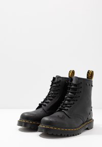 Dr. Martens Stivaletti stringati - black