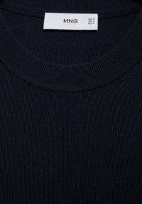 Mango MICROSTRUCTURED - Trui - dark blue
