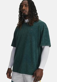 Unselected, arden green