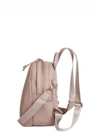 Różowa torebka z teksturowanej sztucznej skóry z złotymi zamkami błyskawicznymi i elementami metalowymi. Posiada regulowany pasek na ramię oraz kieszonkę boczną do przechowywania.