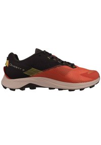 Buty biegowe w stylu trailowym w czarno-czerwonej siateczce. Posiadają teksturowaną cholewkę, amortyzowaną podeszwę oraz gumowe wstawki poprawiające przyczepność. Akcentowane żółtymi detalami.
