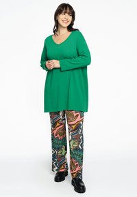 YOEK WITH LONG SLEEVES - Trui - green