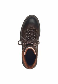 Botte de randonnée en cuir marron avec des lacets gris et marron, un col rembourré et une semelle robuste. L'intérieur présente une doublure en textile rayée.