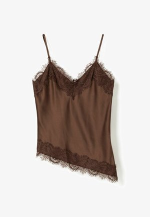 Bruine satijnen cami met kanten afwerking. Voorzien van verstelbare spaghetti bandjes en een asymmetrische zoom. Zachte textuur en elegante kanten accenten.
