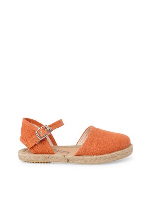 Sandalo espadrillas in tessuto arancione con punta chiusa, cinturino alla caviglia con fibbia argentata e suola intrecciata in juta.